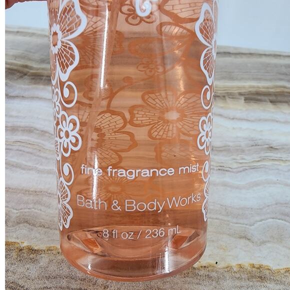 Bath & Body Works Pretty as a Peach Fine Fragrance Mist Body Spray Full Size 8oz - Picture 3 of 6
